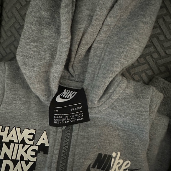 Nike baby jumpsuits - Picture 3 of 4